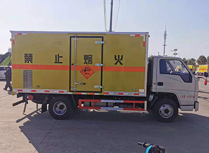 青海爆破器材运输车技术升级与安全合规新趋势